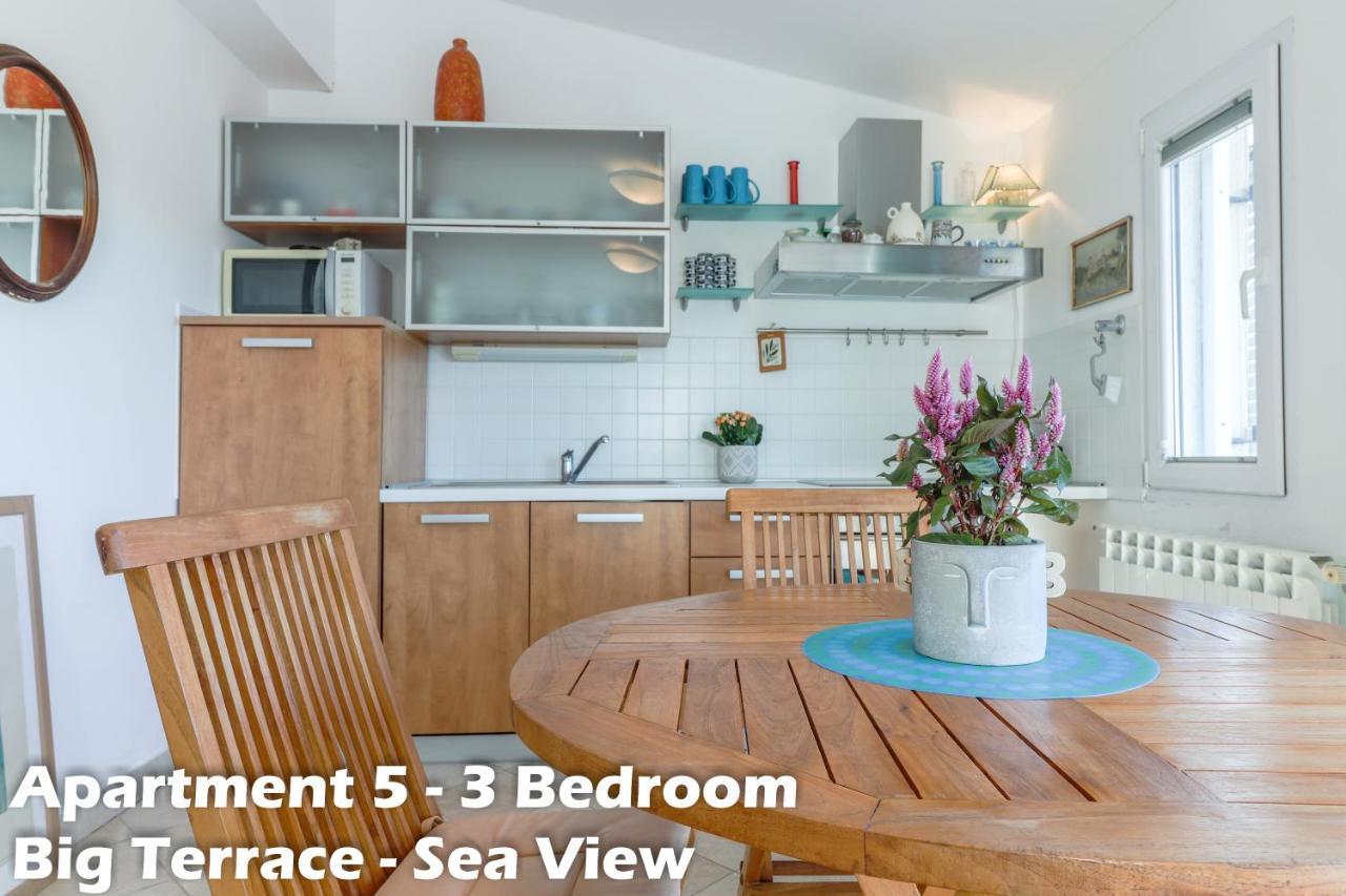 Art Apartments Vrsar Eksteriør billede