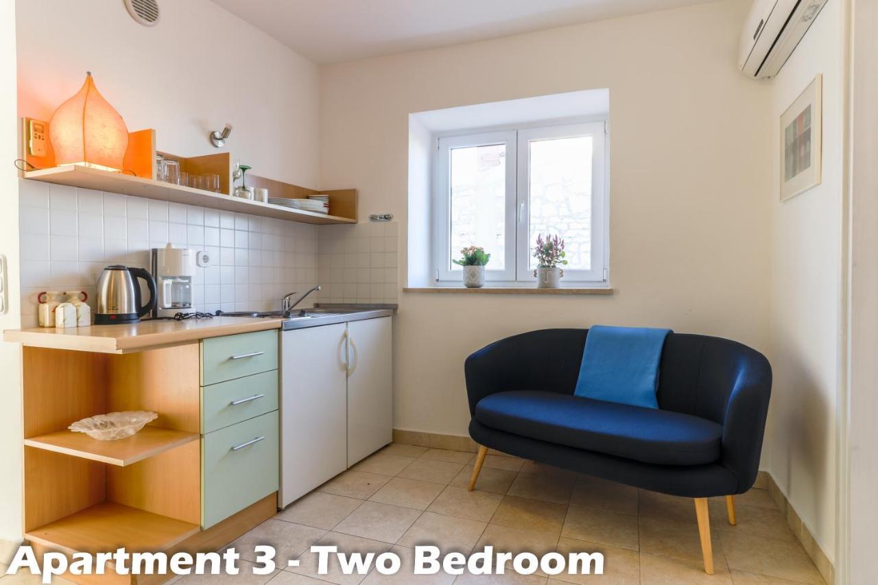 Art Apartments Vrsar Eksteriør billede