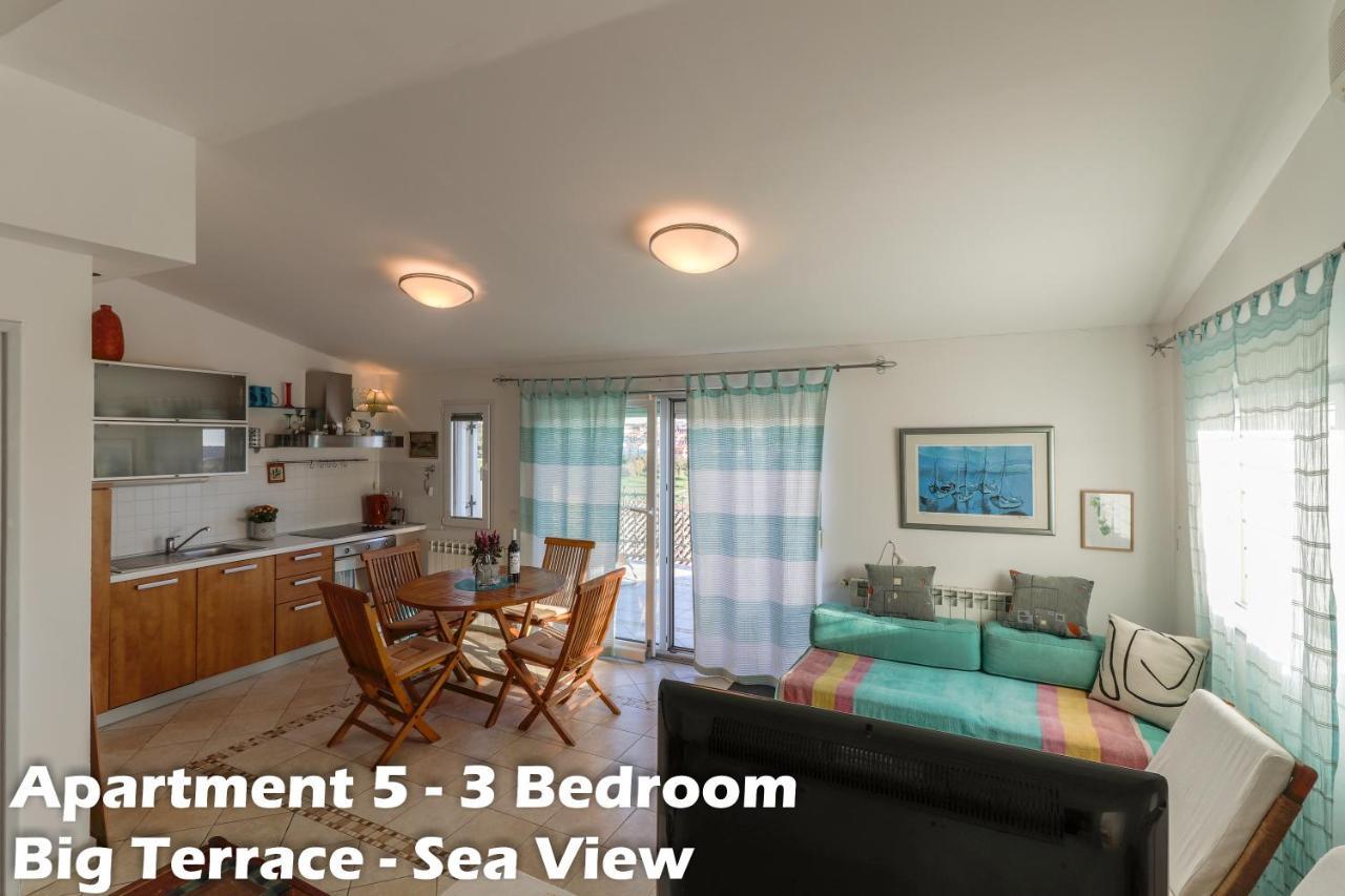 Art Apartments Vrsar Eksteriør billede
